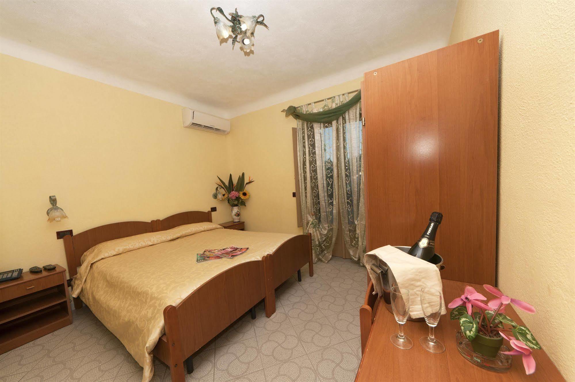 Hotel Villa Franca Forio  Luaran gambar